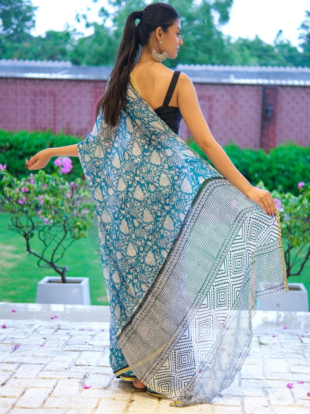 neeti saree