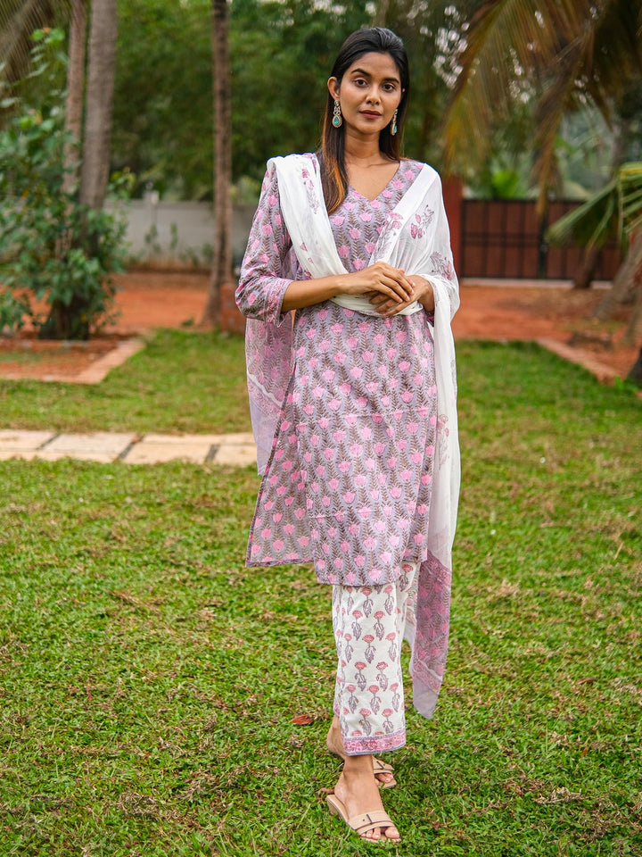pratigya  suit set