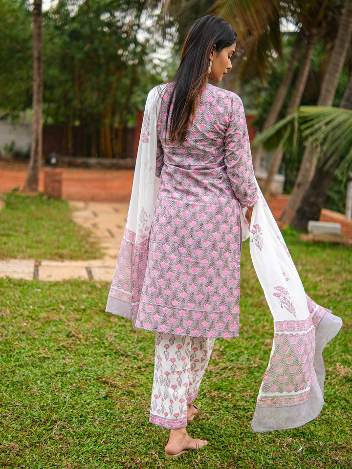 pratigya  suit set