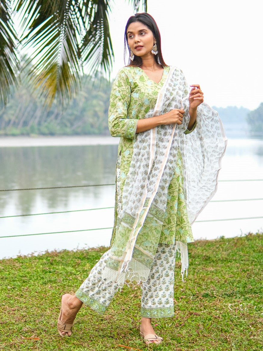 pratiksha suit set